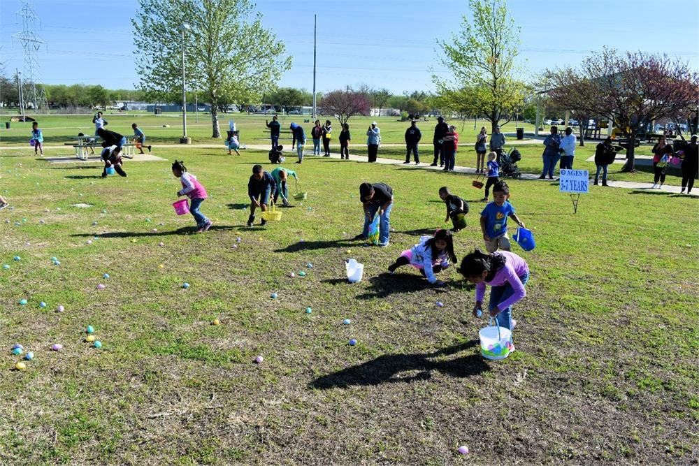 Kids Hunting Easter Eggs 7